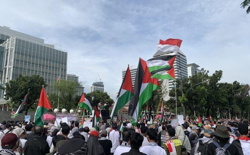 Ratusan Massa Demo di Kedubes AS Dukung Palestina
