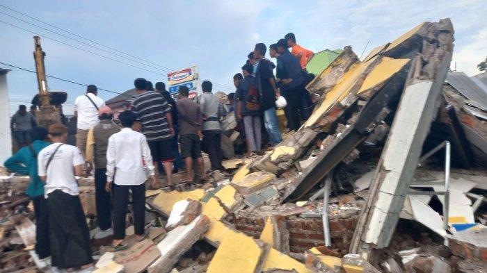 Ratusan Bangunan Rusak Akibat Gempa di Bengkulu