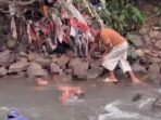 Pria Ditemukan Mengambang di Kali Ciluar, Masih Bernapas