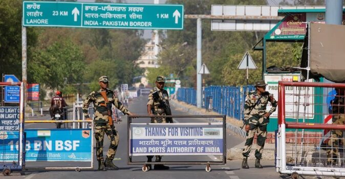 Warga Kashmir Siaga, Ketegangan India-Pakistan Memanas