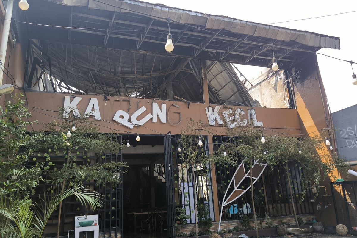 Kebakaran Landa RM Kampung Kecil BSD, Diduga Korsleting