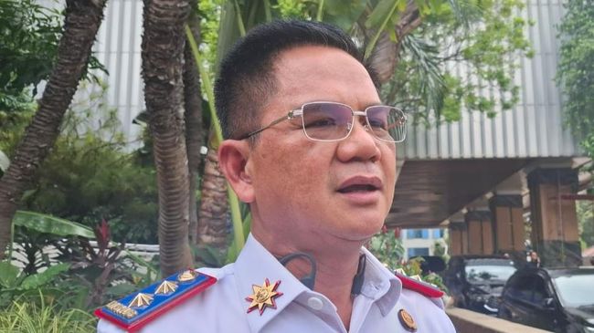 Kadishub Klarifikasi Video Petugas Derek Terima Rokok