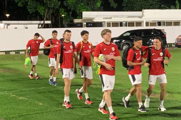 Nobar Timnas Satukan Ayah dan Anak Dukung Garuda