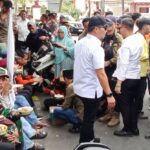 Mahasiswa dan Polisi di Demo Gowa Kompak Makan Bakso