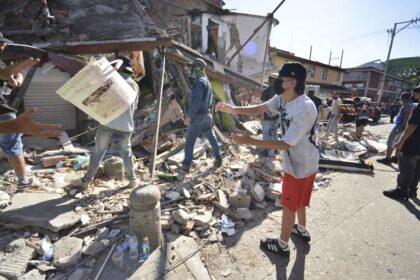 Gempa M7,4 Kolombia Tewaskan 321 Orang, 257 Hilang