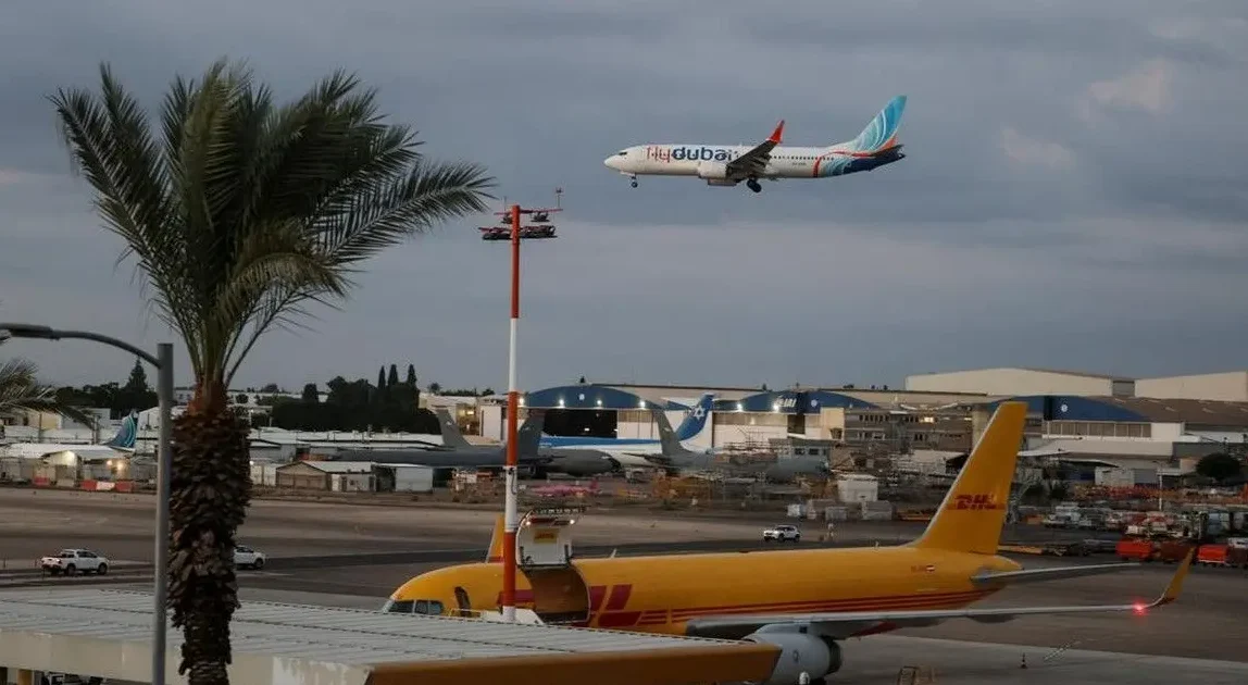 Pesawat Flydubai Darurat Usai Insiden di Kokpit