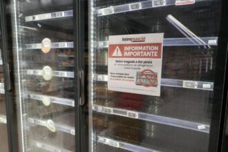 Serangan Hacker Rusak Makanan di 500 Supermarket Prancis